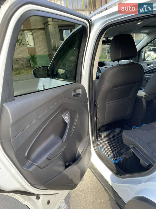 Позашляховик / Кросовер Ford Kuga 2014 в Коломиї