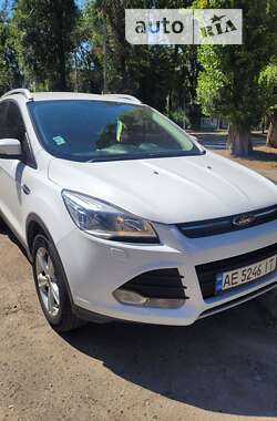 Внедорожник / Кроссовер Ford Kuga 2015 в Каменском