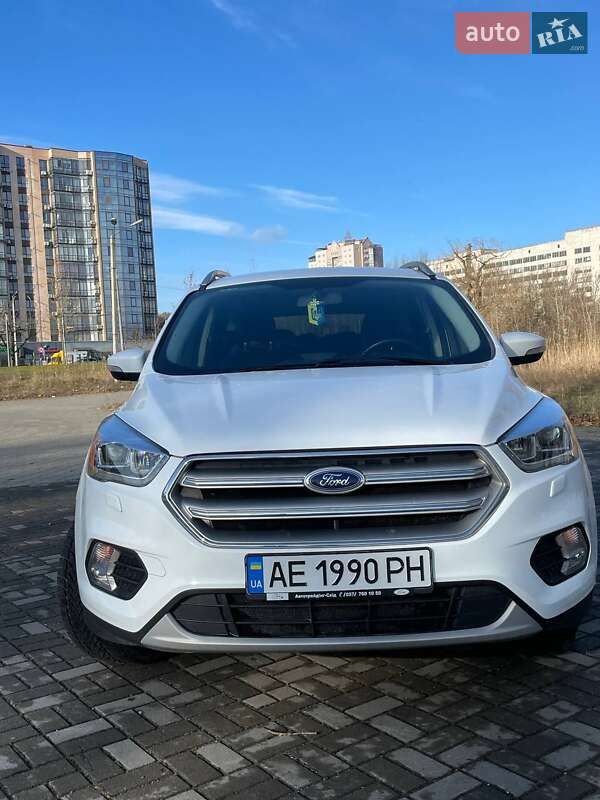 Внедорожник / Кроссовер Ford Kuga 2017 в Днепре