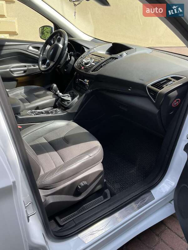 Внедорожник / Кроссовер Ford Kuga 2015 в Яворове