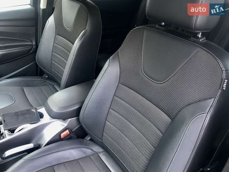 Внедорожник / Кроссовер Ford Kuga 2013 в Желтых Водах