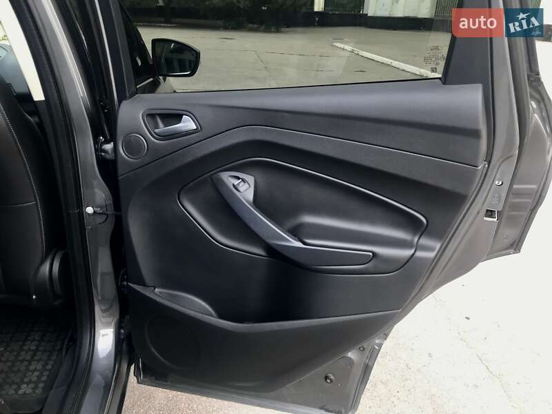 Внедорожник / Кроссовер Ford Kuga 2013 в Желтых Водах