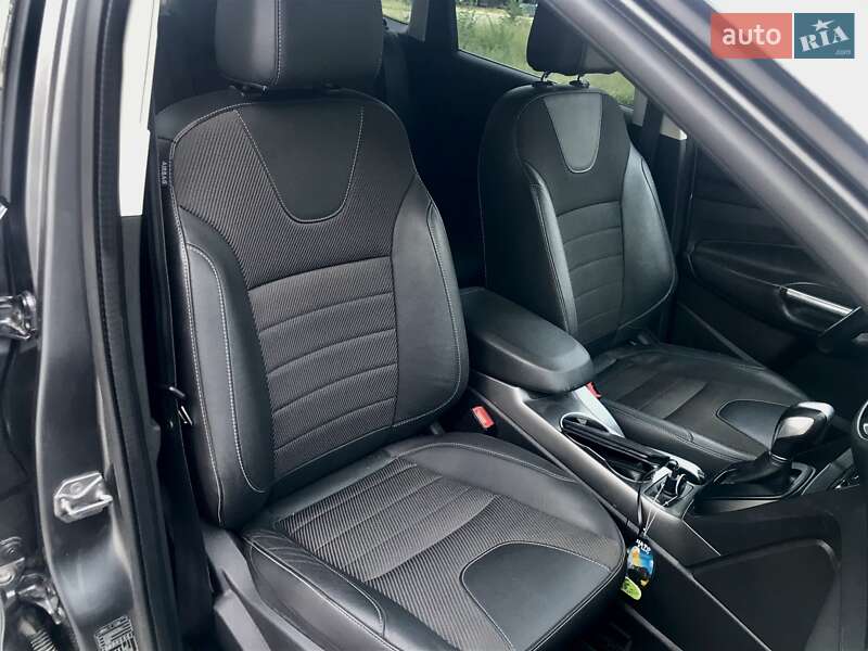 Внедорожник / Кроссовер Ford Kuga 2013 в Желтых Водах