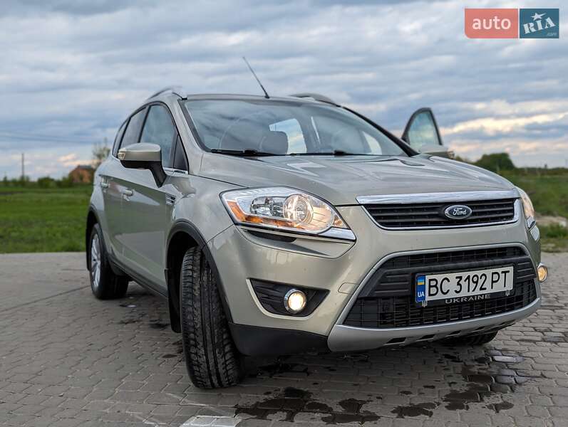 Позашляховик / Кросовер Ford Kuga 2010 в Львові