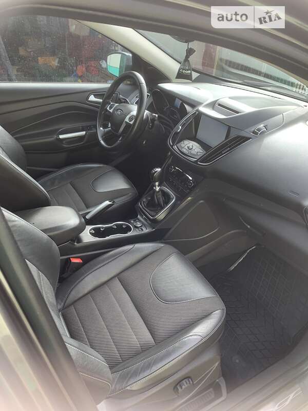 Позашляховик / Кросовер Ford Kuga 2015 в Тернополі