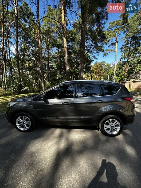 Внедорожник / Кроссовер Ford Kuga 2019 в Чернигове