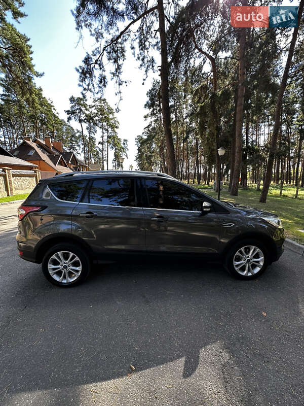 Внедорожник / Кроссовер Ford Kuga 2019 в Чернигове