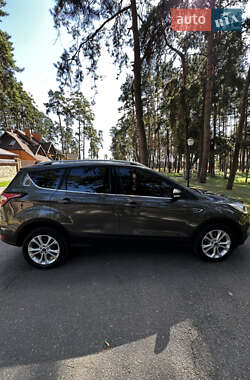 Внедорожник / Кроссовер Ford Kuga 2019 в 