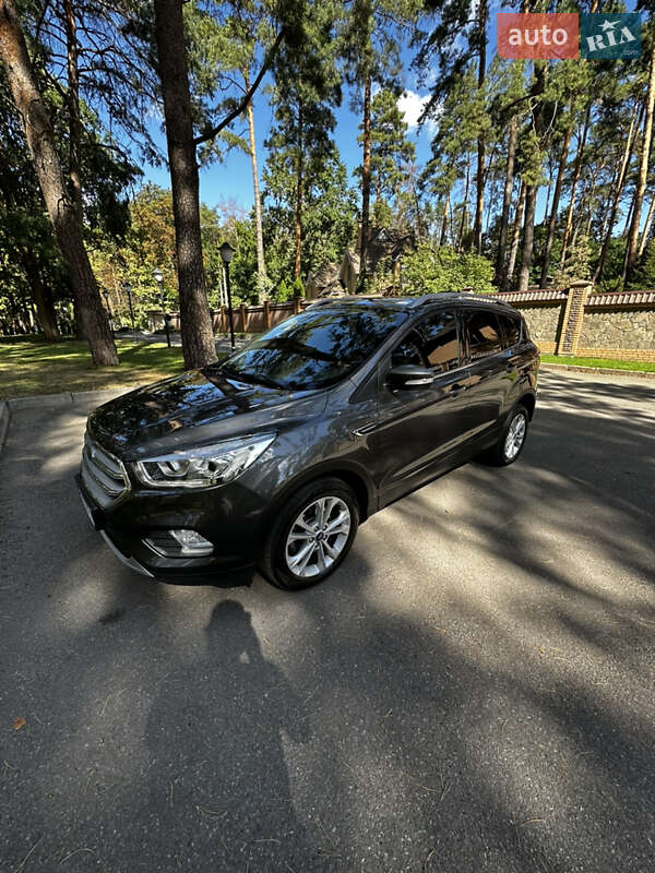 Внедорожник / Кроссовер Ford Kuga 2019 в Чернигове