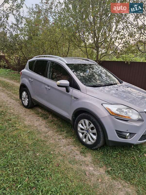 Внедорожник / Кроссовер Ford Kuga 2012 в Ивано-Франковске