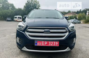 Внедорожник / Кроссовер Ford Kuga 2017 в Львове