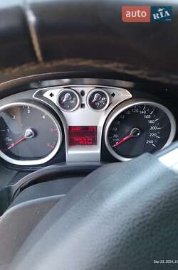 Внедорожник / Кроссовер Ford Kuga 2010 в 