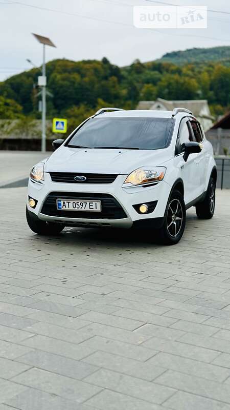 Внедорожник / Кроссовер Ford Kuga 2011 в Яремче