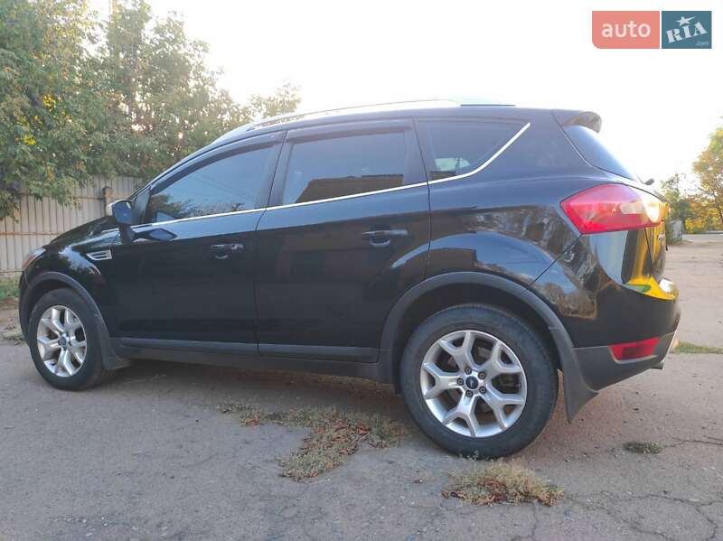 Внедорожник / Кроссовер Ford Kuga 2010 в Сребном