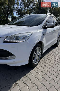 Позашляховик / Кросовер Ford Kuga 2014 в Чернівцях