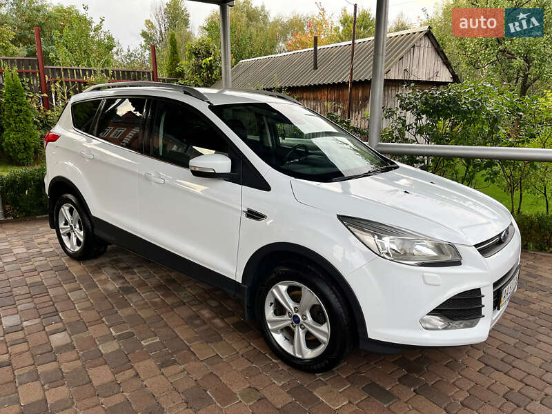 Внедорожник / Кроссовер Ford Kuga 2016 в Киеве