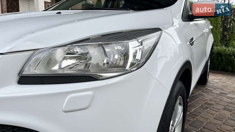 Внедорожник / Кроссовер Ford Kuga 2016 в Киеве