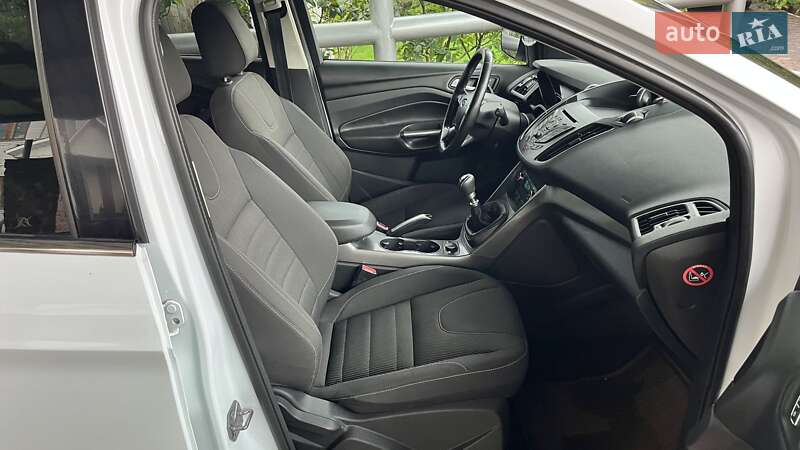 Внедорожник / Кроссовер Ford Kuga 2016 в Киеве