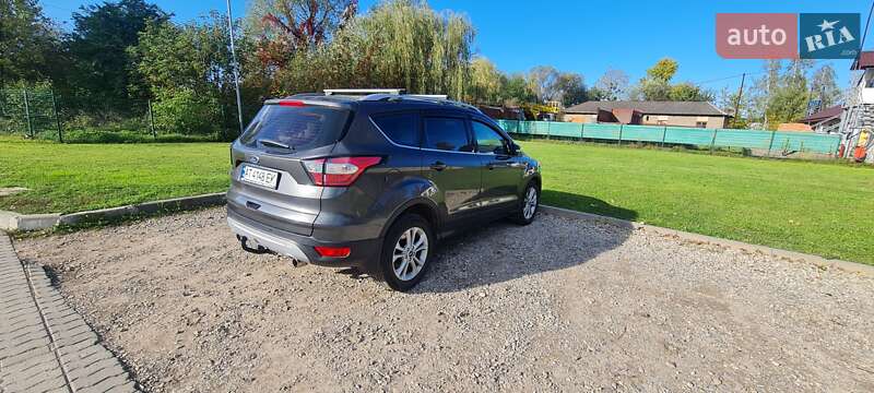 Позашляховик / Кросовер Ford Kuga 2019 в Івано-Франківську