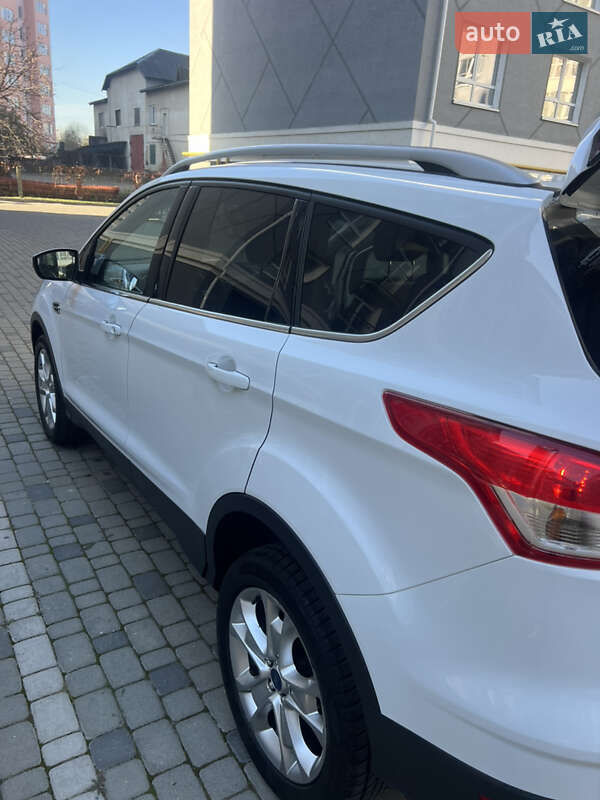 Внедорожник / Кроссовер Ford Kuga 2014 в Ивано-Франковске