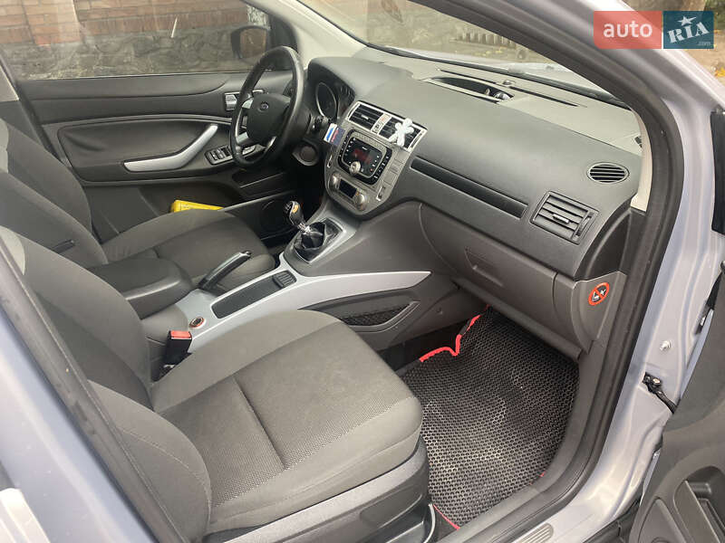 Внедорожник / Кроссовер Ford Kuga 2012 в Александрие