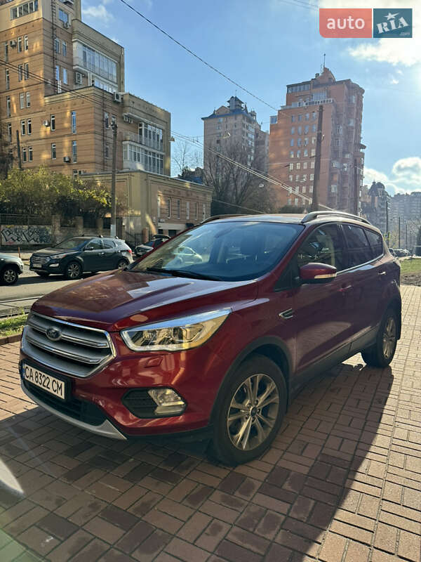 Позашляховик / Кросовер Ford Kuga 2019 в Києві