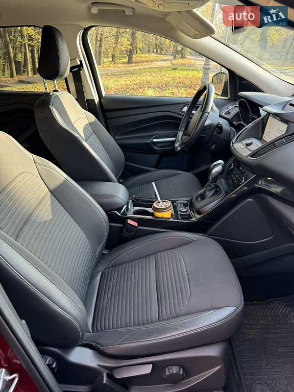 Позашляховик / Кросовер Ford Kuga 2019 в Києві