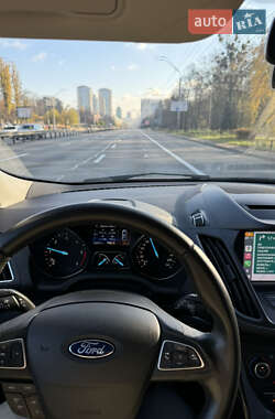 Внедорожник / Кроссовер Ford Kuga 2019 в 