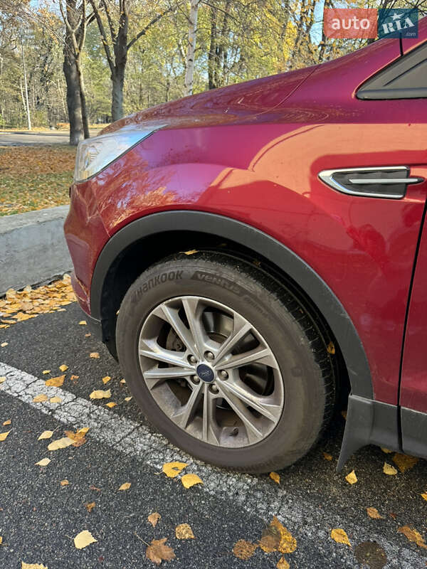 Позашляховик / Кросовер Ford Kuga 2019 в Києві