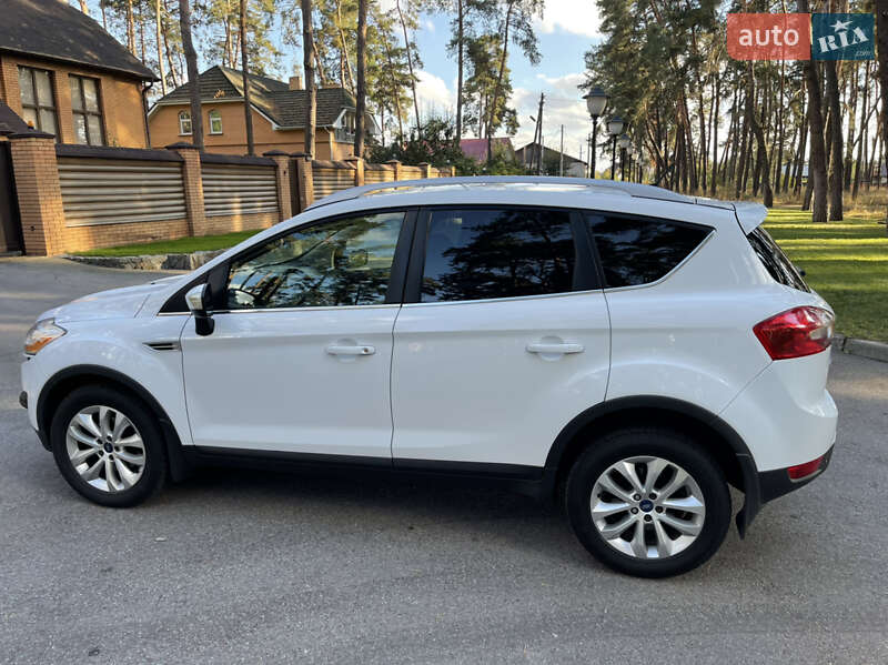 Внедорожник / Кроссовер Ford Kuga 2012 в Чернигове