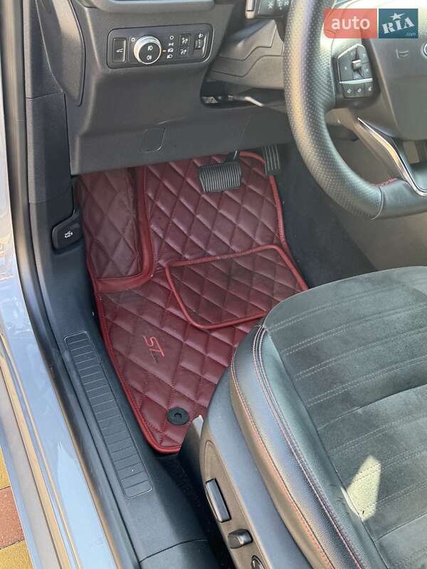 Внедорожник / Кроссовер Ford Kuga 2021 в Тячеве