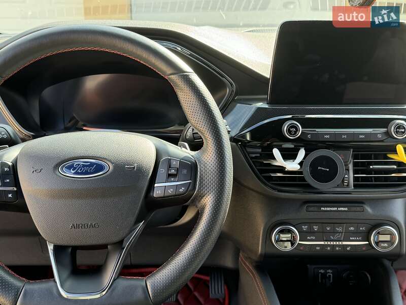 Внедорожник / Кроссовер Ford Kuga 2021 в Тячеве