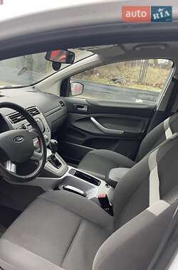 Внедорожник / Кроссовер Ford Kuga 2012 в 