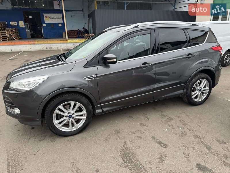 Внедорожник / Кроссовер Ford Kuga 2015 в Луцке