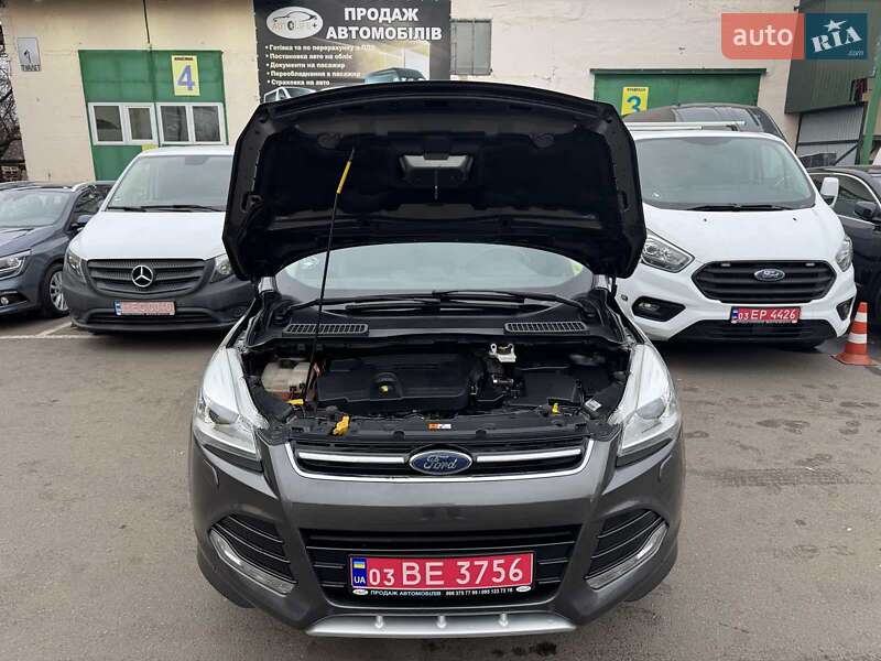 Внедорожник / Кроссовер Ford Kuga 2015 в Луцке