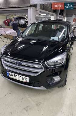 Позашляховик / Кросовер Ford Kuga 2019 в Києві