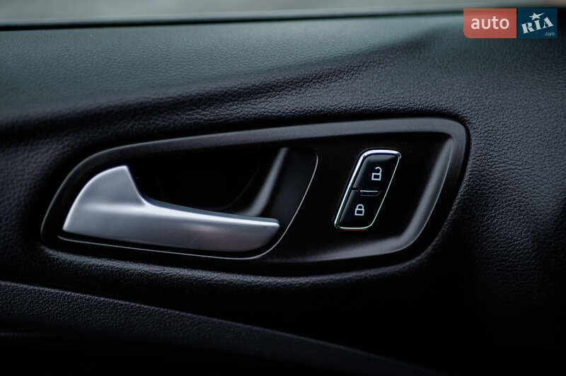 Позашляховик / Кросовер Ford Kuga 2014 в Дубні фото 26 Позашляховик / Кросовер Ford Kuga 2014 в Дубні