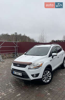 Внедорожник / Кроссовер Ford Kuga 2011 в Сарнах