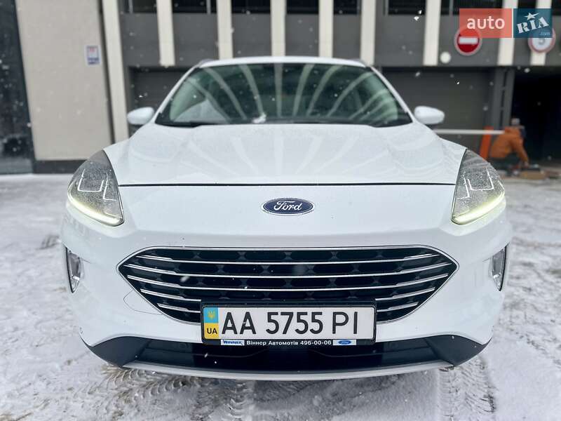 Внедорожник / Кроссовер Ford Kuga 2020 в Ирпене