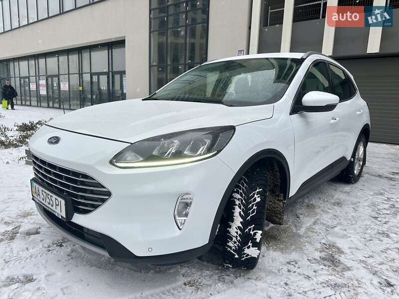 Внедорожник / Кроссовер Ford Kuga 2020 в Ирпене