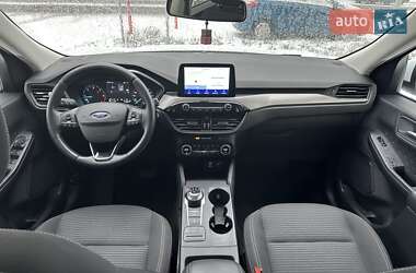 Позашляховик / Кросовер Ford Kuga 2020 в 