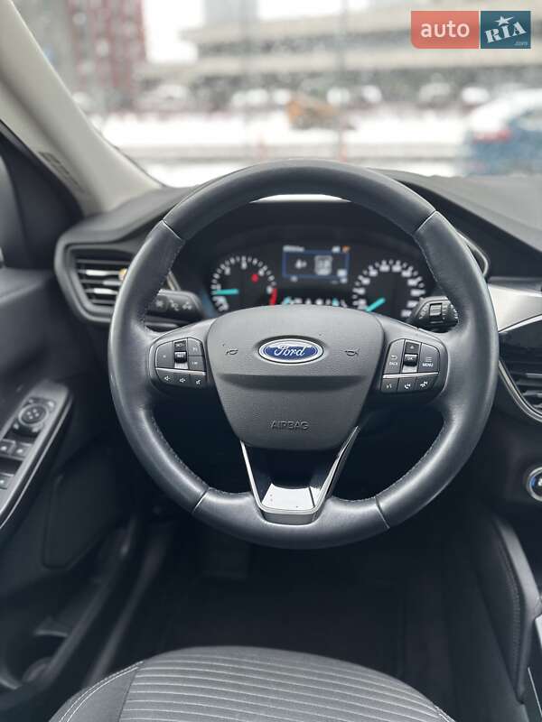 Внедорожник / Кроссовер Ford Kuga 2020 в Ирпене
