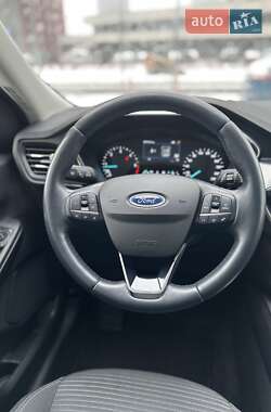 Позашляховик / Кросовер Ford Kuga 2020 в 