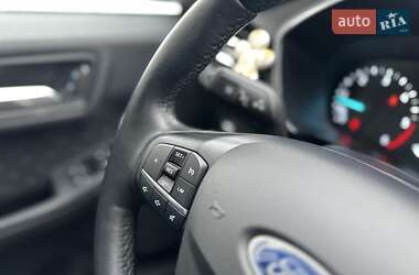 Позашляховик / Кросовер Ford Kuga 2020 в 