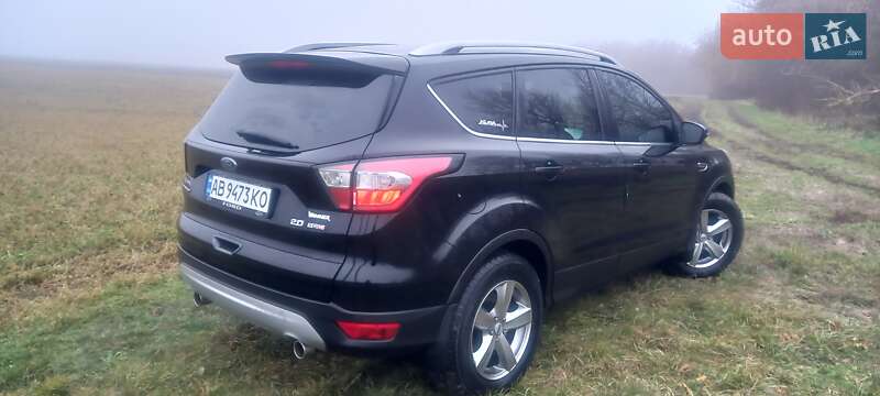 Внедорожник / Кроссовер Ford Kuga 2017 в Крыжополе
