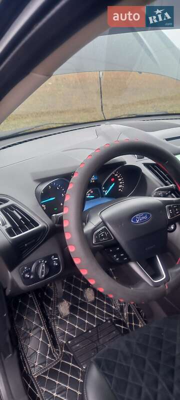 Внедорожник / Кроссовер Ford Kuga 2017 в Крыжополе
