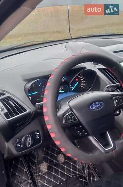 Внедорожник / Кроссовер Ford Kuga 2017 в 