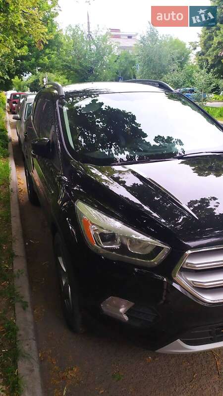 Внедорожник / Кроссовер Ford Kuga 2017 в Крыжополе