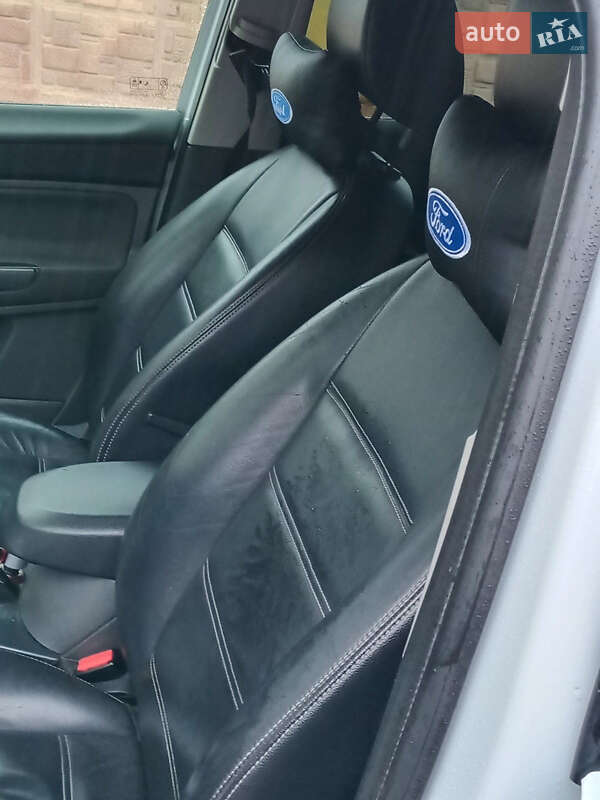 Внедорожник / Кроссовер Ford Kuga 2012 в Хусте