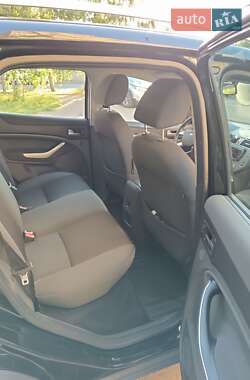 Внедорожник / Кроссовер Ford Kuga 2012 в 